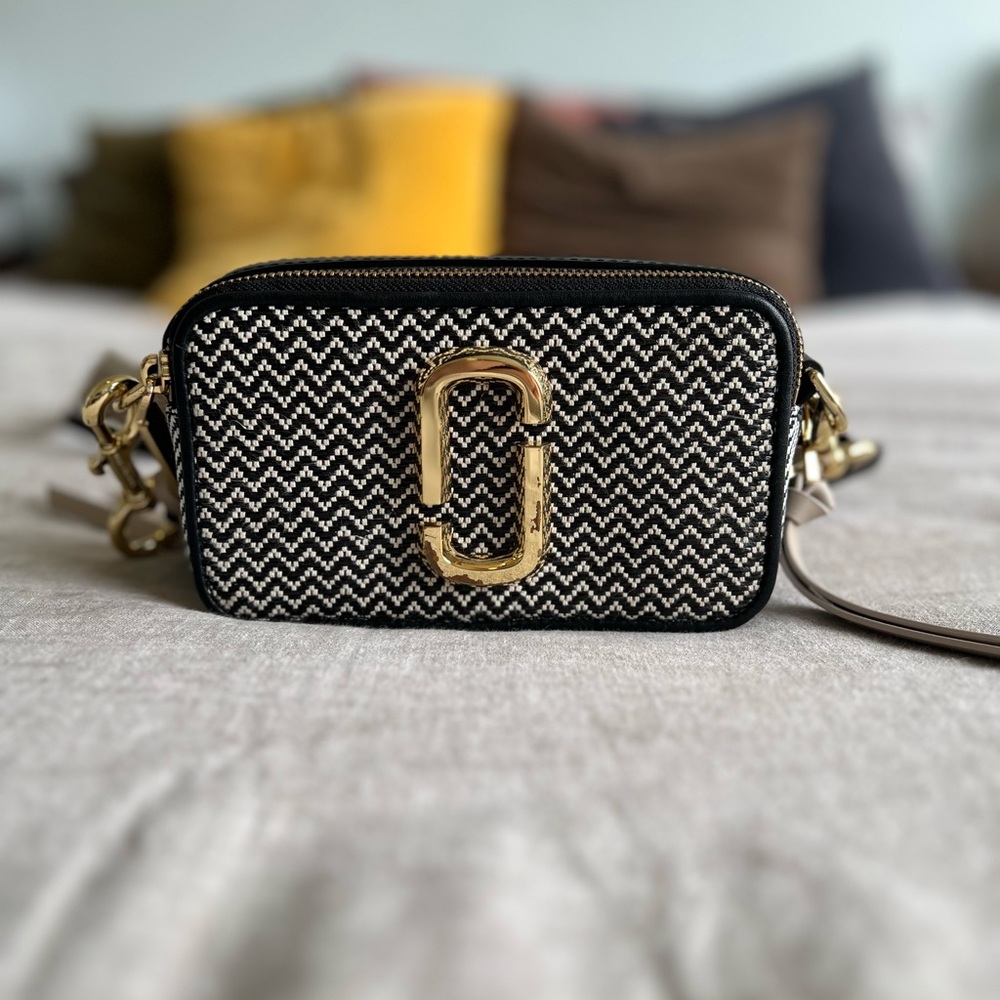 Marc Jacobs
Women's The The Mixed Media Snapshot Black Bag With Beige Details